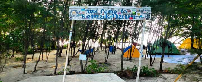 Camping di Pulau Semak Daun