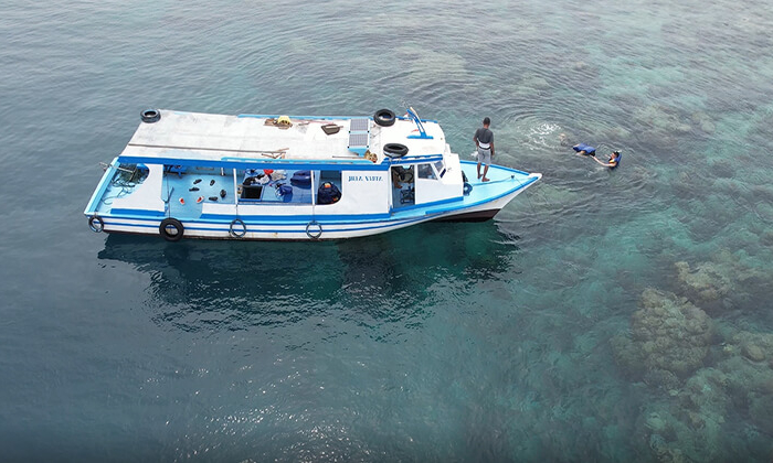 memancing di pulau pramuka